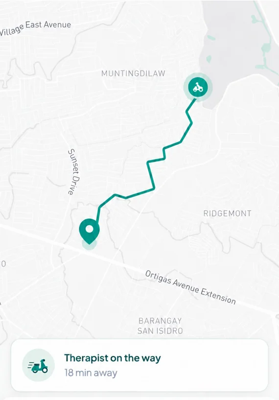 App screen showing live tracking while the therapist is on the way